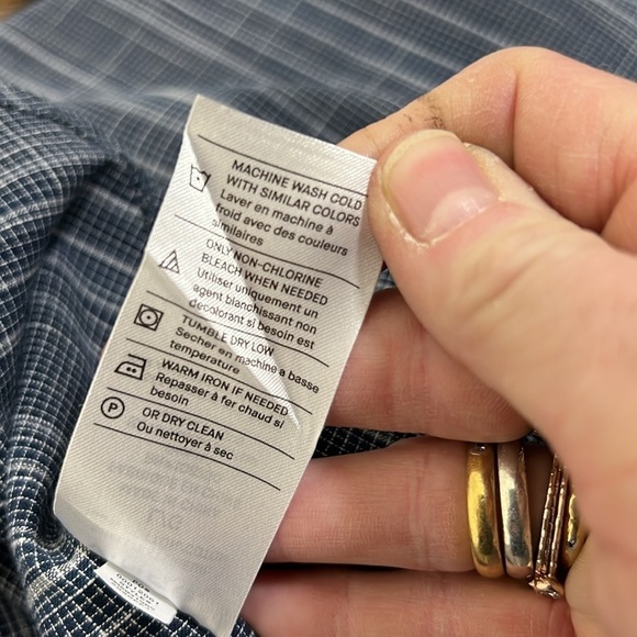 Men's Vince Blue and White Printed Long Sleeve Button Down Fit Size Large - Picture 7 of 8